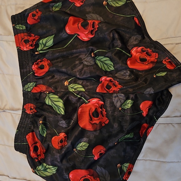 Feedmefightme death by cherry silkies - Picture 4 of 4